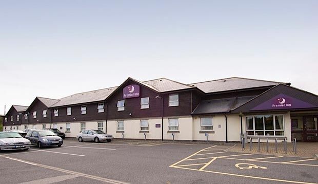 Premier Inn Χέιλ Εξωτερικό φωτογραφία