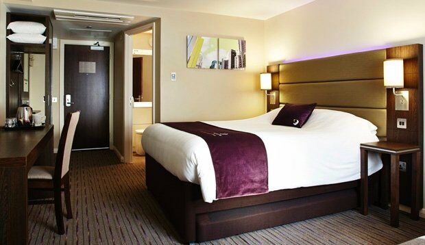 Premier Inn Χέιλ Εξωτερικό φωτογραφία